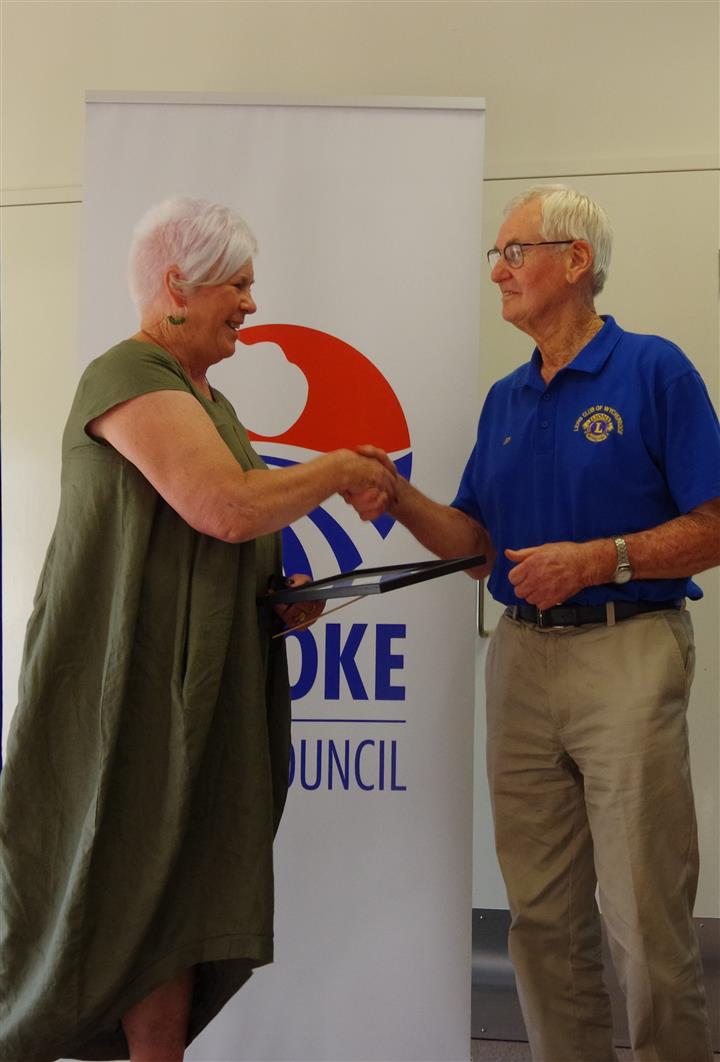 Australia Day Citizen of Year 2022 Len Storey with 2021 winner Marg Pollington